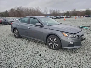 Used Nissan Altima in Sharjah