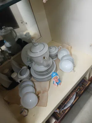 للبيع طقم شاي وجاتوه ياباني أنتيك (Meiko China) موديل الخمسينات، حالة ممتازة ومكتمل تماماً