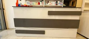 مكتب كاشير للبيع نظيف ومرتب وسعر مناسب