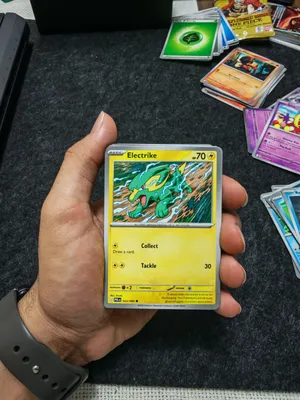 Pokémon Pitch Black – 40 Holo & Reverse Holo Cards