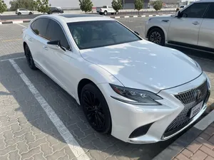 Used Lexus LS in Sharjah