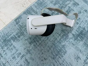 Meta Quest 2 VR Headset + 2 Controllers – Excellent Condition