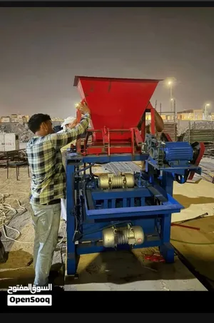 اله صنع الطابوق نصف اوتو ماتيك الفرديه الوحيده في الامارات جديده