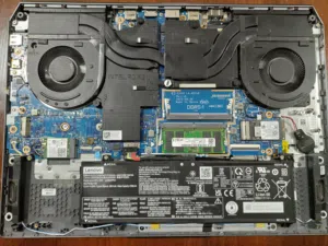 لابتوب Lenovo LOQ 15IRX9 مش شغال البورد بقطع غيار ممتازة لفنيين الصيانة