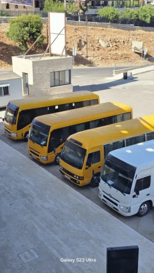 تأجير باصات و باصات للإيجار باصات حديثة ومكيفة للرحلات اليومية والعقود الشهريه موديل 2023