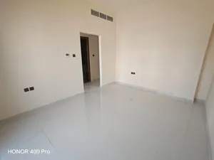 الجرف 3 قريبه لمخرج دبي والشارقه ومحمد بن زايد ومقابل الجمعيه الهنديه