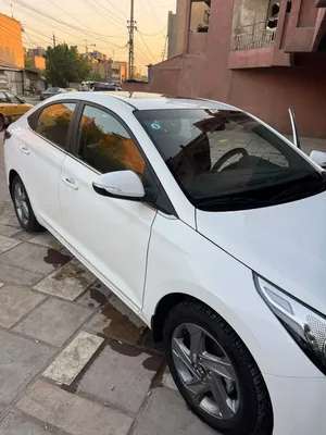 اكسنت بيضاء