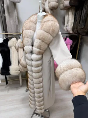 Luxury Long Cashmere Coat with Real Fox Fur Trim معطف كشمير فاخر مع فرو ثعلب طبيعي