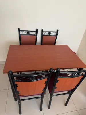 طاولة طعام
