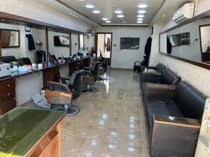 صالون حلاقه رجالي للبيع