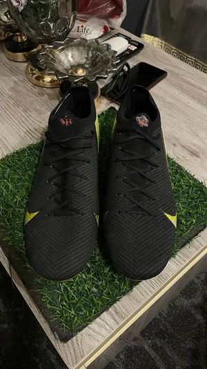 حذاء اللاعب البرازيلي فينيسيوس جونيور من ماركة Nike رجالي