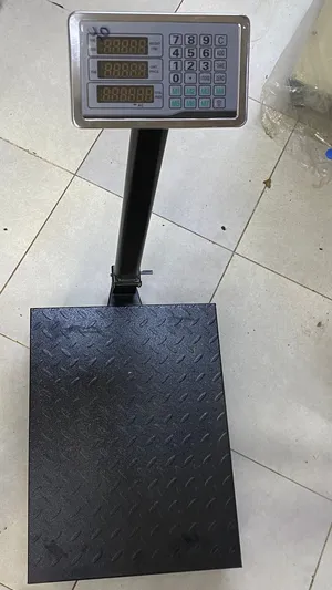 ميزان الكتروني شركه Price scale حجم كبير جوده ممتازه مع شاحن لشحن البطاريه يوزن 600kg