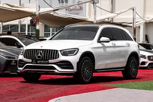 مرسيدس GLC300 AMG موديل 2022 بحالة الوكالة التامة وسعر عرض ممتاز