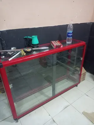 بترينه زجاج للبيع بحاله جديده