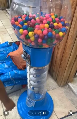 ماكنتين علكه للبيع
