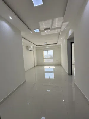 شقه للبيع فى المعبيله بتشطيبات راقيه قريب نيستو ( ممتازه للسكن او الاستثمار ) 2BHK In al Mabela
