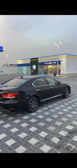 Used Lexus LS in Dubai
