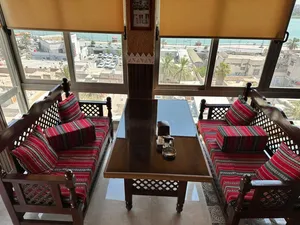 جلسات حديدية، جلسات خشبية فول نظافة مية بالمية عمل بمواصفات خاصة..
