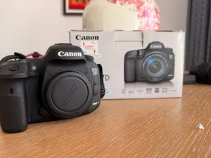Canon EOS 7D Mark II including lense
