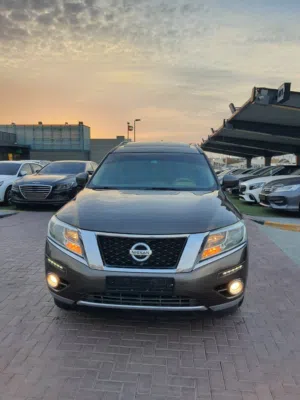 FOR SALE NISSAN PATHFINDER MODEL 2015 GCC NUMBER (1) للبيع نيسان باثفيندر موديل 2015 خليجي رقم (1)
