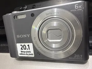 Sony Cyber-shot DSC-W810، شغالة ومعها الشاحن