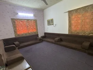 جلسه للمجلس بحاله ممتازه جدا مستعمل كم من شهور
