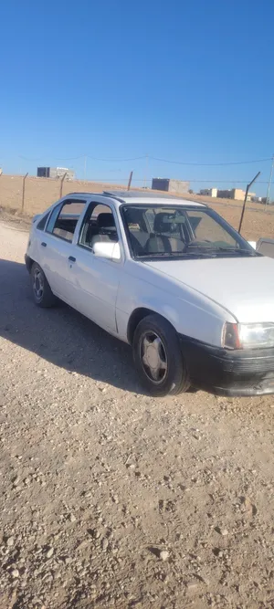 اوبل كاديت 1990