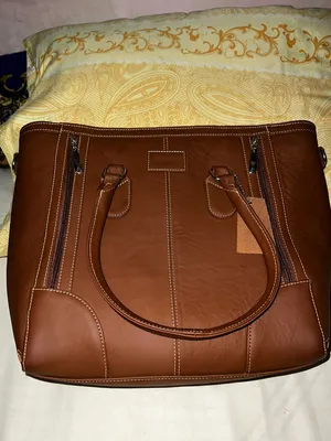شنطة يد نسائية هافان ( بني اللون)  إمارتية الصنع