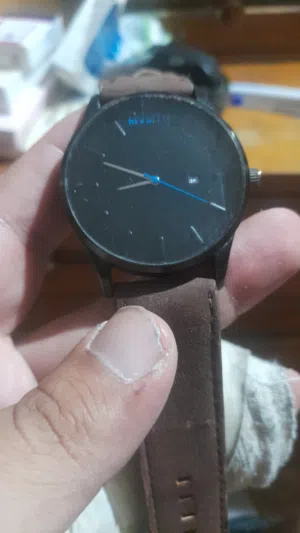 ساعات للبيع