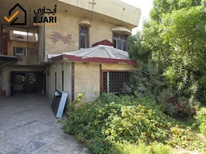 300 m2 More than 6 bedrooms Townhouse for Rent in Baghdad University