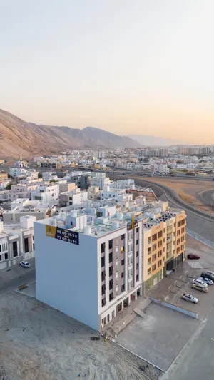 شقة جاهزة بتشطيبات راقية في بوشر من المالك مباشرة على الخط السريع مقابل منطقة محمد الأمين