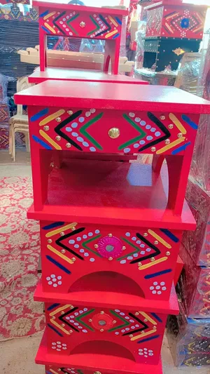 طاولة تراثية نجدية فاخرة متعددة الاستخدامات –   30× 30 تصميم يدوي بألوان تراثية أصيلة