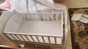 سرير اطفال مستعمل مدة قليله جدا