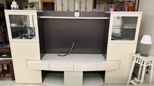 طاولة تلفزيون مع وحدات تخزين جانبي Modern TV Unit with Storage