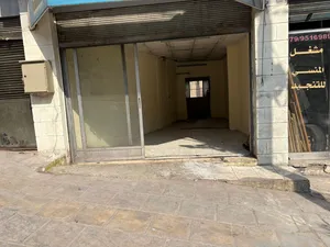 مستودع للأجر جبل القلعه طلوع الحسين على شارع رئيسي