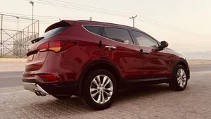 هيونداي سنتافي 2017 موديل كامل المواصفات سيارة SUV بنظام أوتوماتيك بحالة ممتازة