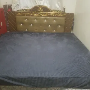سرير العرض [190 والطوال 195] وتسرية العرض [120 سانتي ]مستعمل نظيف للبيع في صنعاء