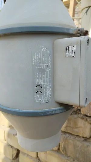 مروحة/ساحبة تهوية من نوع Blauberg220فولت32وات استخدامه بسيط وشغال ولا توجد أي مشكله في السحب