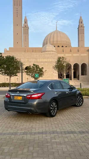 Used Nissan Altima in Al Dakhiliya