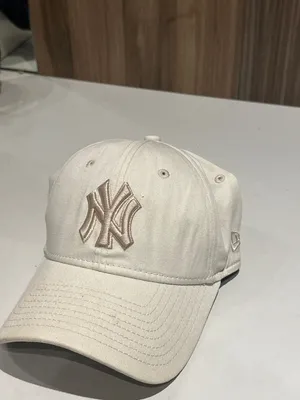 للبيع كاب New York Yankees ماركة New Era أصلية بالكامل.