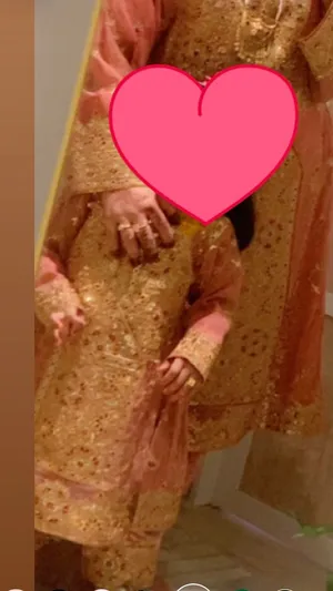 لبسه بلوشيه الأم مع بنتها