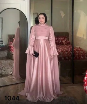 فستان الملكات بسعر مغري