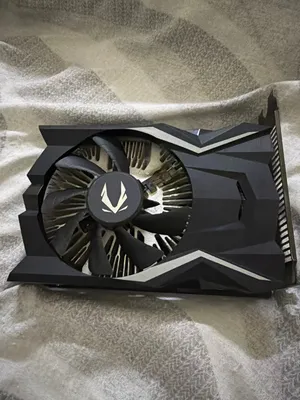 كرت ZOTAC GTX 1650 4GB مستعمل سنة ونص، المروحة محتاجة تبديل وتصليحها بسيط بحدود 30 درهم.