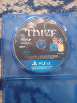 السلام عليكم عندي دسكة للبيع
