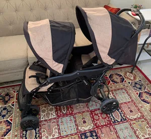 عربة اطفال مزدوجة للتوأم من TANDEM