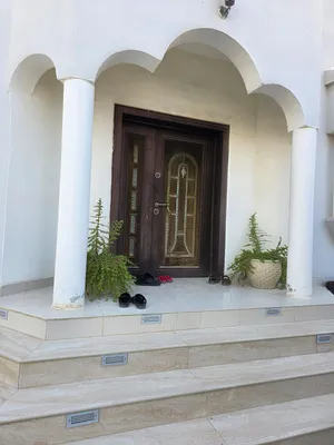 ارض سوبر كورنر  في المعبيلة الجنوبية السابعة قريب بدر السما مقابل التجاريات فيها منزل فرصة