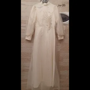 4 فساتين والاسعار عالصور
