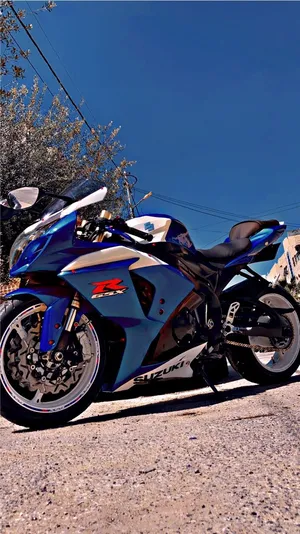 دراجة سوزوكي GSXR1000 موديل 2009 او للبدل على سيارة بنفس القيمة او تكون دفعة لسيارة عائلية حديثة