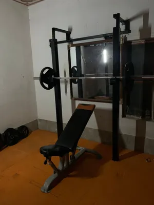 بار مع حامل بار متغير المستويات يصير مستوي وأعلى وسكواد