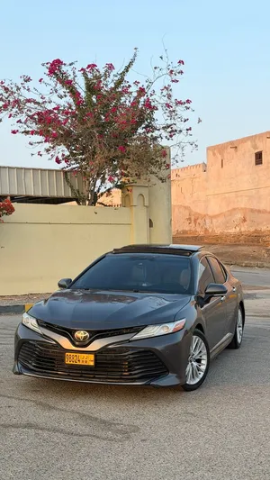 تويوتا كامري XLE 2018 فول مواصفات 6V .